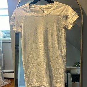 Lululemon Swiftly Tech Short Sleeve 2.0